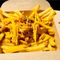 Bowl Rindsgehacktes Pad Krapao, American Cheese, Crispy French Fries